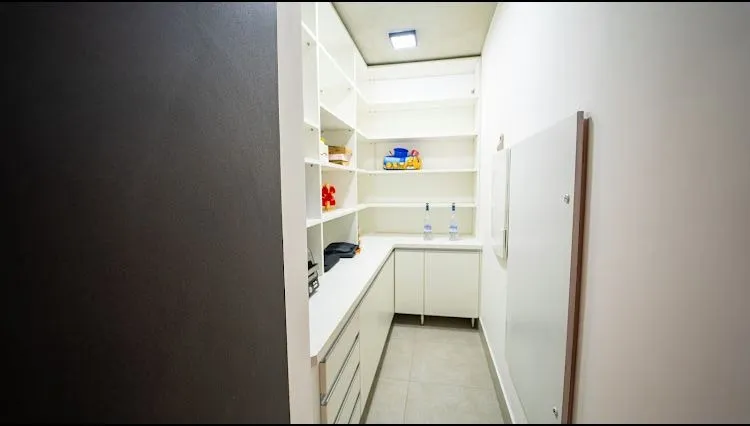 Imagem Casa de 414,93m² com 3 Suítes Localizado no Condomínio Residencial Alphaville II