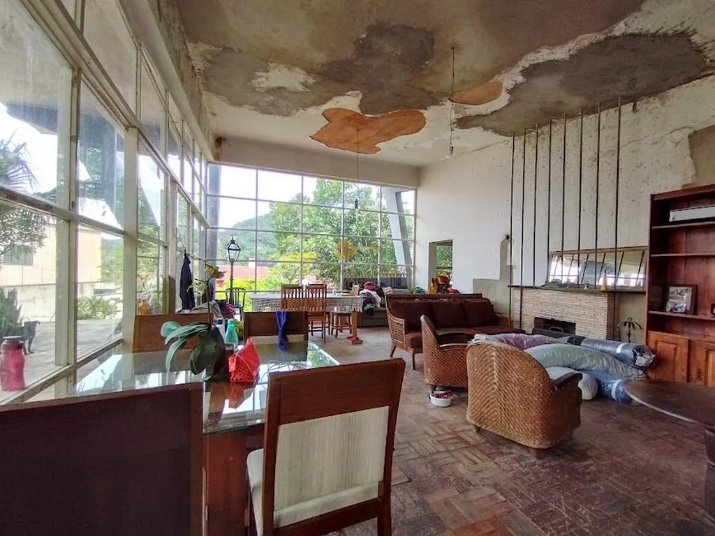 Imagem Casa para Venda em Teresópolis / RJ no bairro Araras