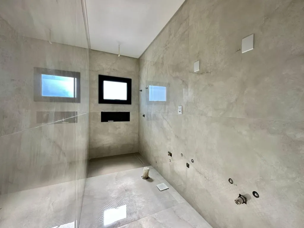Imagem Casa em Condominio 4 Dormitórios - Bairro --