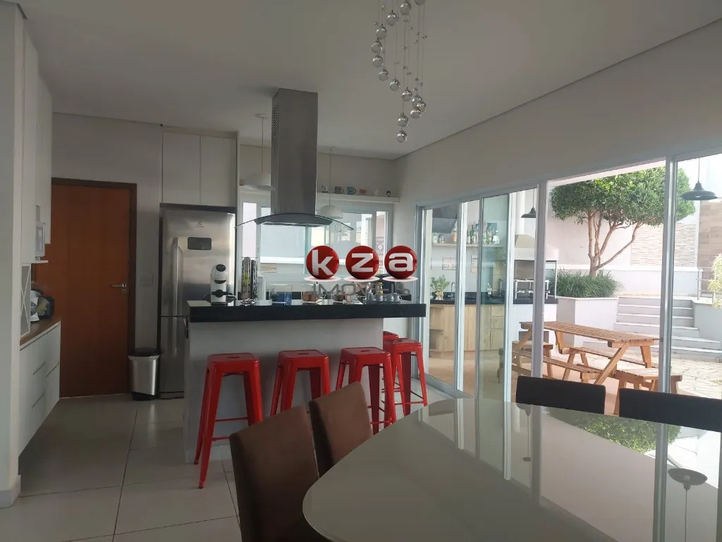 Imagem Residência de alto padrão a venda no Condomínio Le Village: 3 suítes, 4 vagas, piscina, 222m² - Valinhos-SP