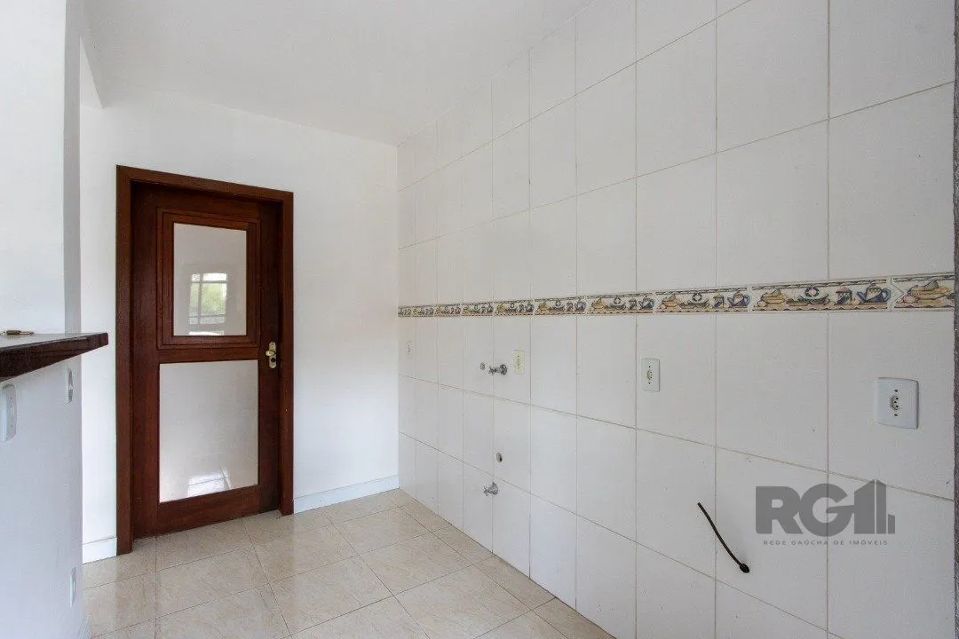 Imagem Sobrado 2 dormitórios mais terreno de esquina de 192m2