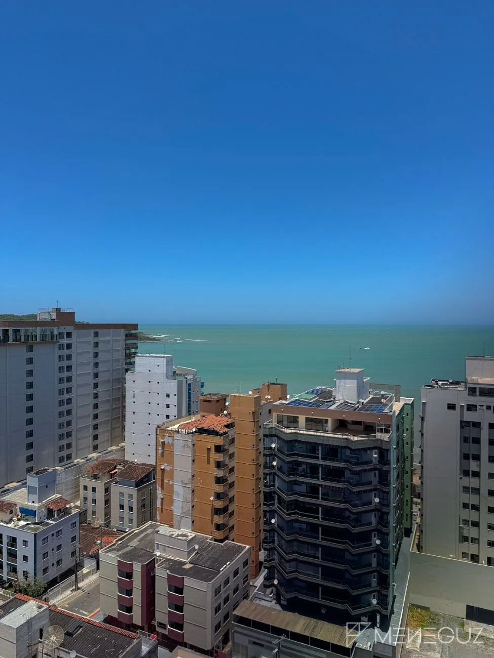 Imagem Apartamento mobiliado de 3 quartos na Avenida Praiana - andar alto, vista para as montanhas e vista discreta para o mar!