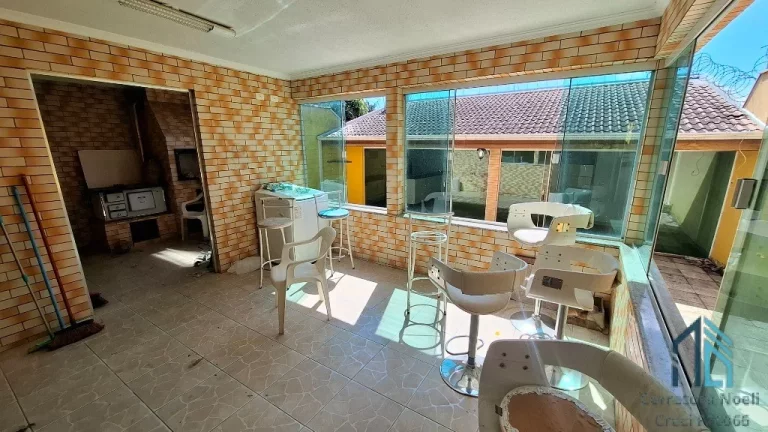 Imagem Sobrado 04 quartos c/suíte, edícula, ático no Novo Mundo em Curitiba PR