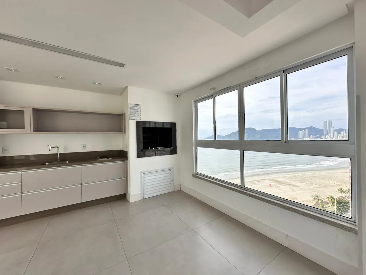 Imagem Apartamento com vista para o mar à venda com 120m2 por R$ 2.440.000,00