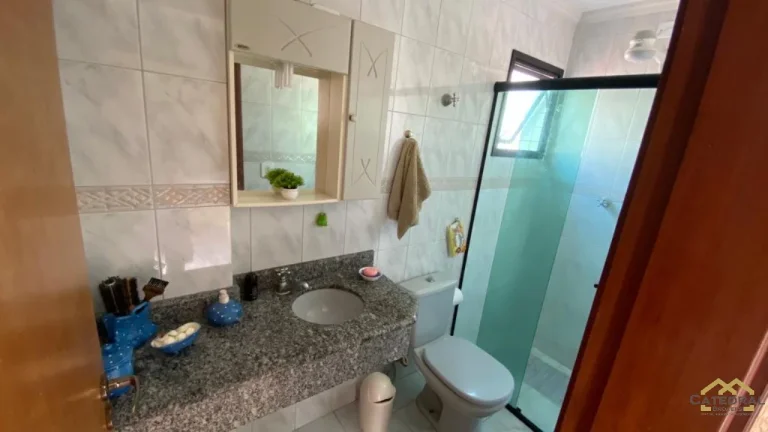 Imagem Apartamento à Venda por R$450.000,00 na Vila Caiçara a 200m da praia - Praia Grande