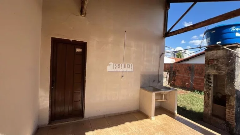 Imagem Casa com 1 dormitório no bairro Vila Militar, em Uberaba