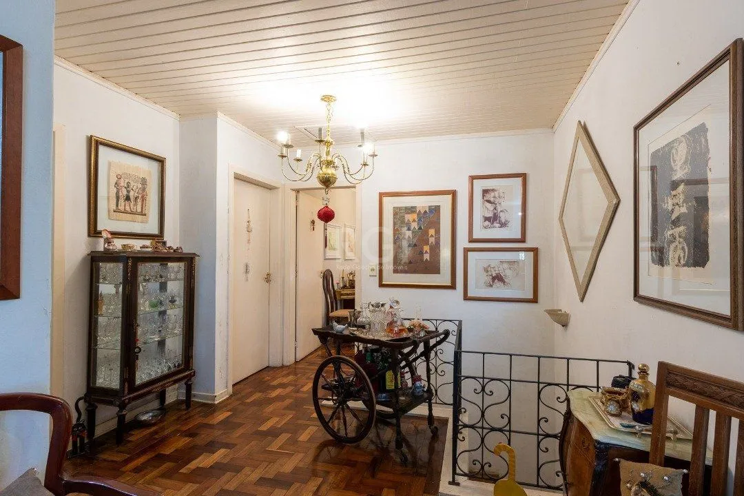 Imagem Casa para Venda - 192m², 4 dormitórios, sendo 3 suites, 4 vagas - Tristeza