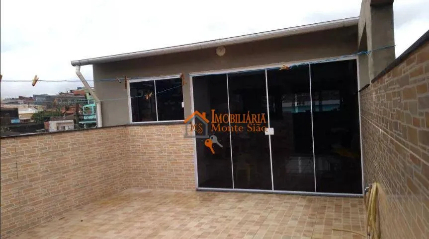 Foto do imóvel Sobrado com 3 dormitórios à venda, 200 m² por R$ 954.000,00 - Cidade Soberana - Guarulhos/SP