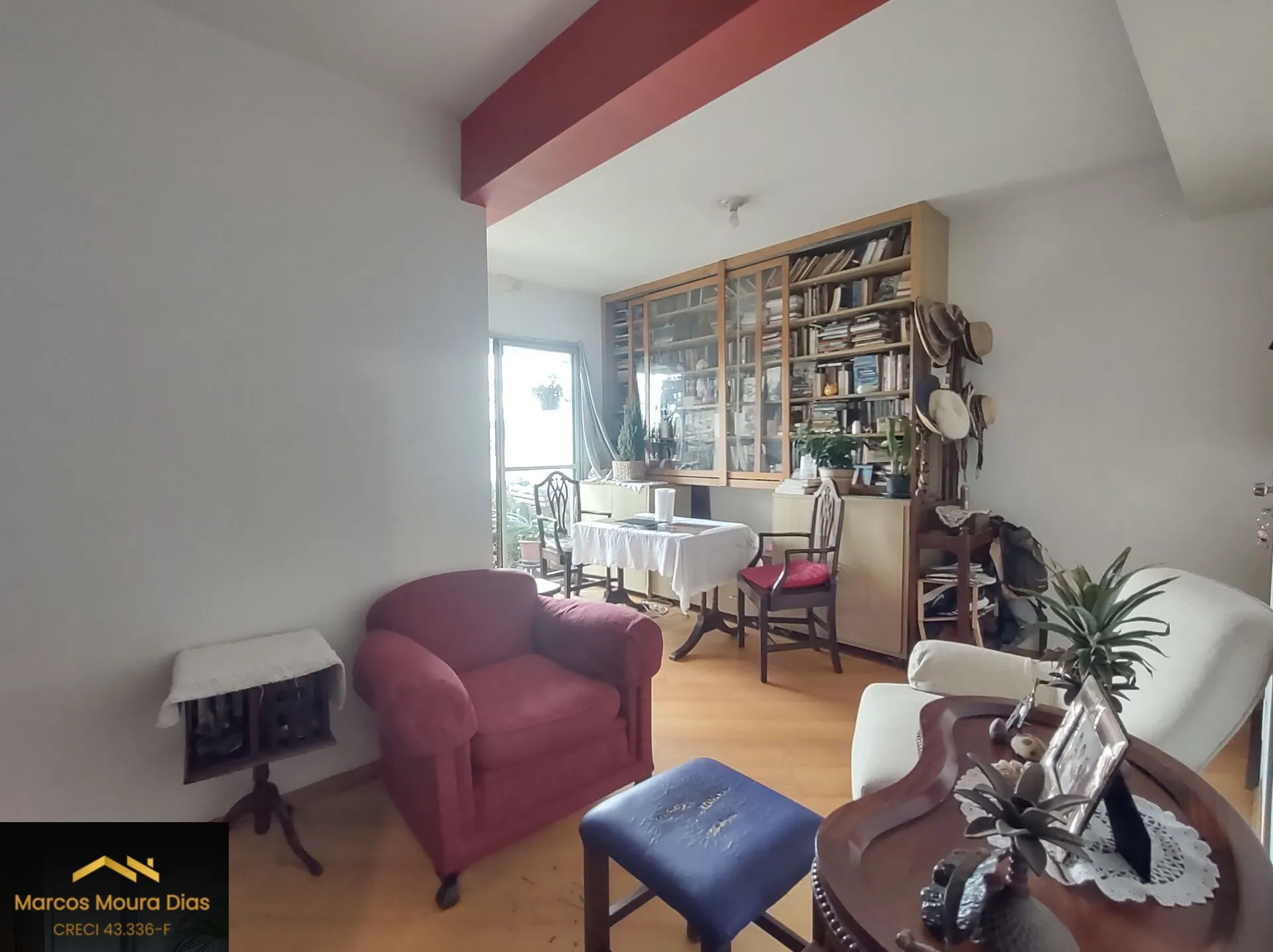 Imagem Apartamento Via Gomes ( Butantã), sala com Varanda, 3 Dormitórios, 2 Banheiros, 1 Vaga, Prédio com Lazer, Portaria 24 hs e Gerador