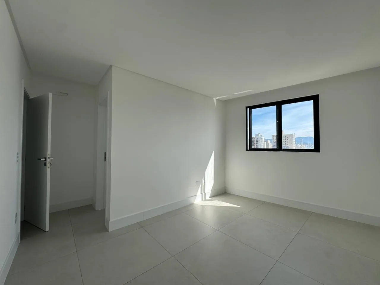 Imagem Apartamento com vista para o mar à venda com 115m2 por R$ 3.300.000,00