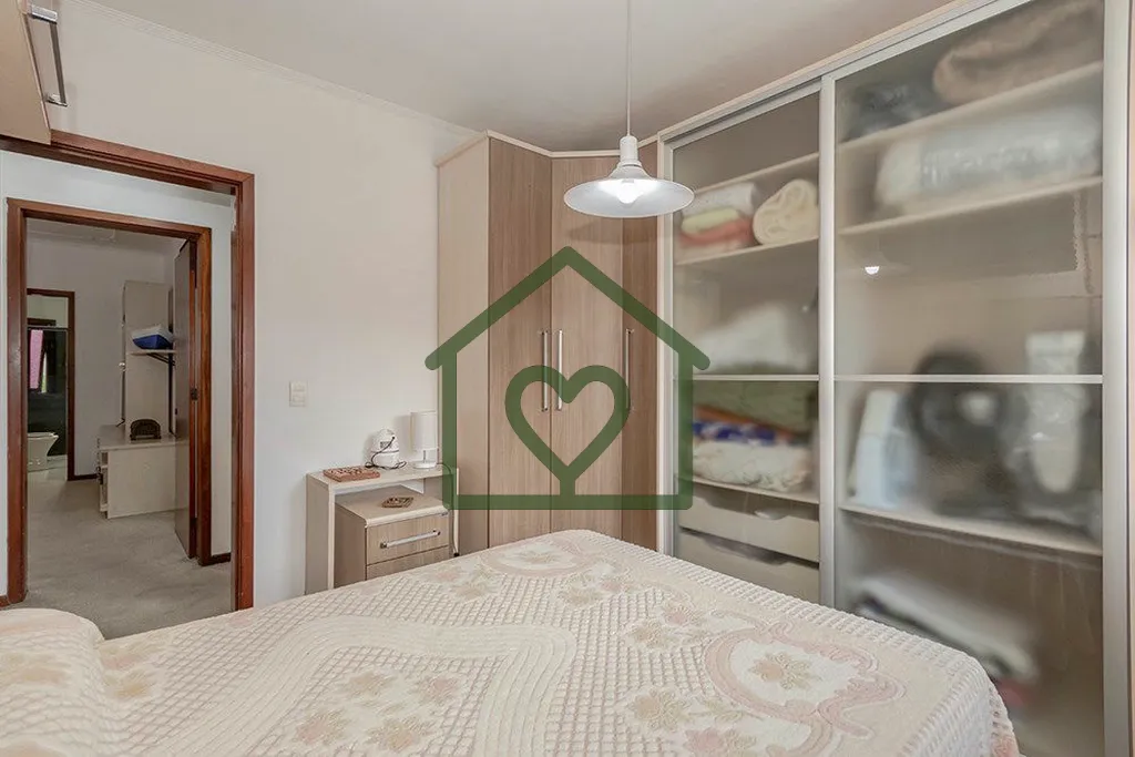 Imagem CASA DE 360m², COM 2 ANDARES, PISCINA, AMPLO ESPAÇO EXTERNO, VARANDA GOURMET, 3 DORMITÓRIOS, 4 BA...