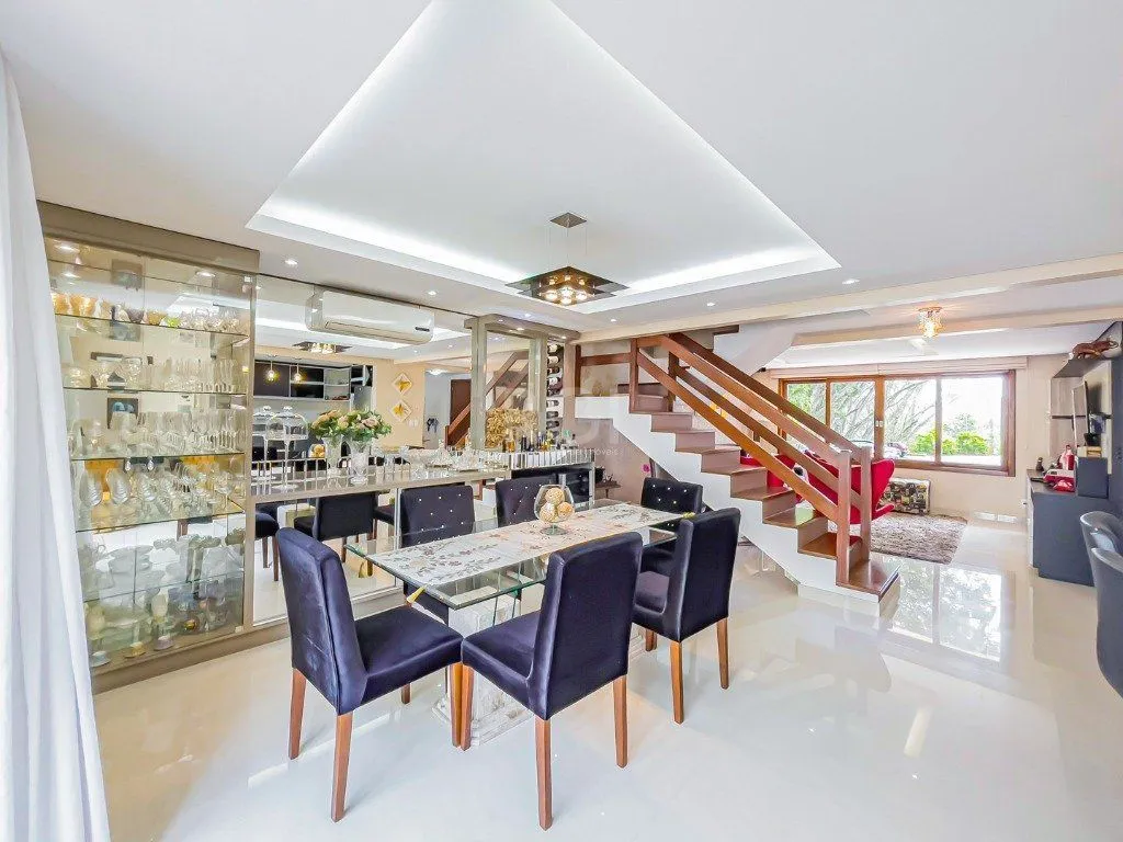 Imagem Casa Condominio para Venda - 241.06m², 4 dormitórios, sendo 2 suites, 2 vagas - Agronomia