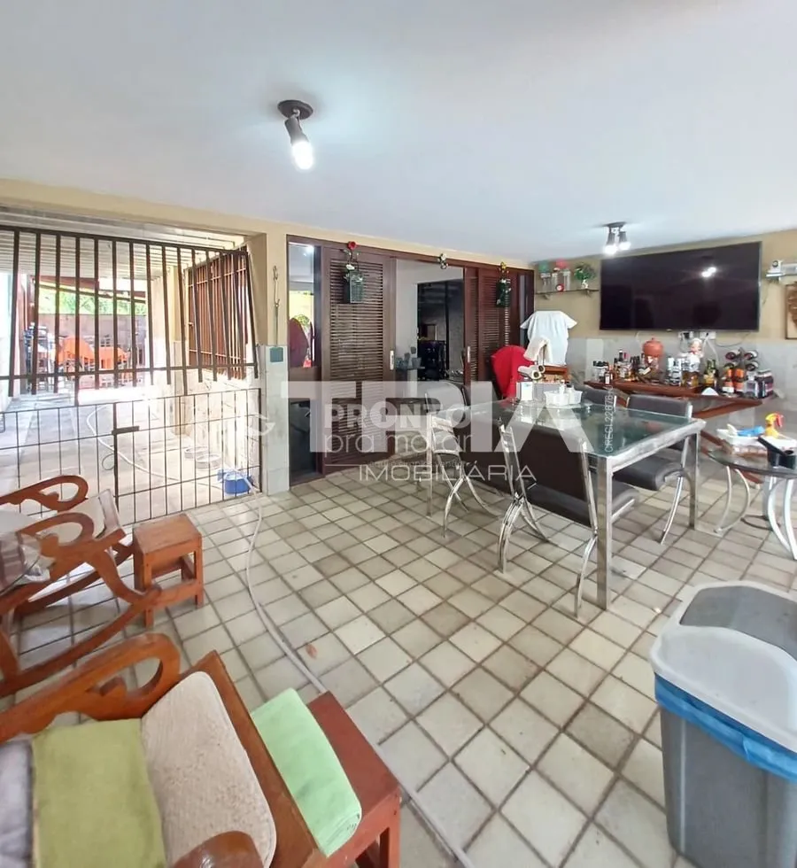 Imagem Casa de 4 quartos, 230m² no bairro Monteiro, em Recife