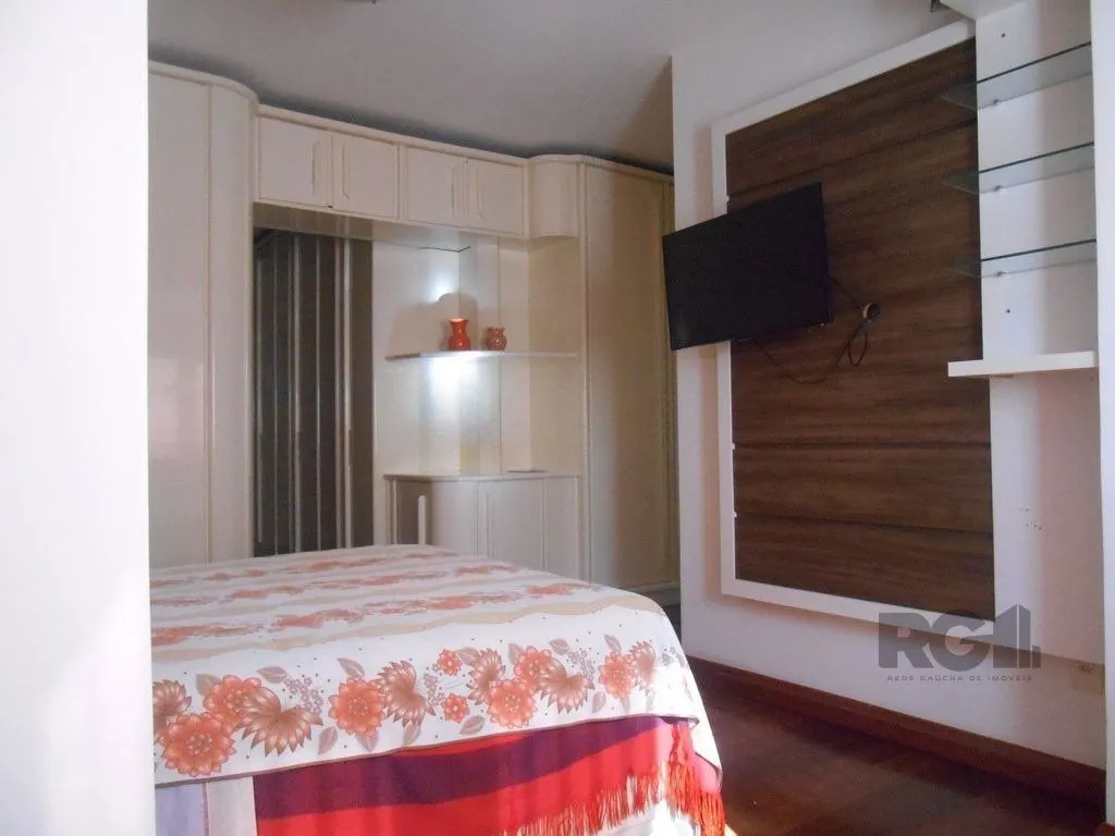 Imagem Casa 4 dormitórios no bairro Agronomia