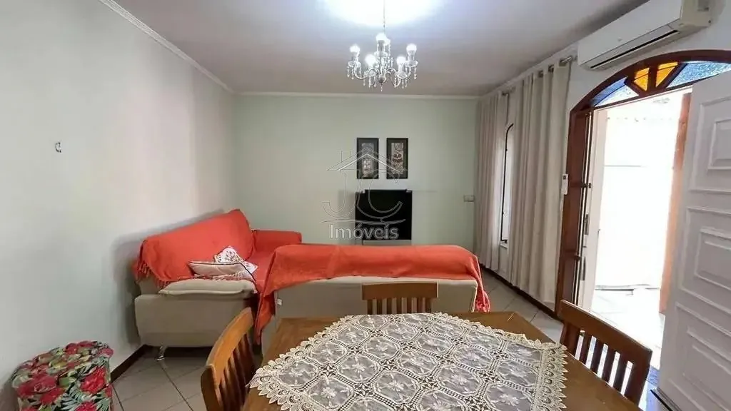 Imagem Casa com 3 dormitórios e amplo terreno na Vila Santana em Valinhos!