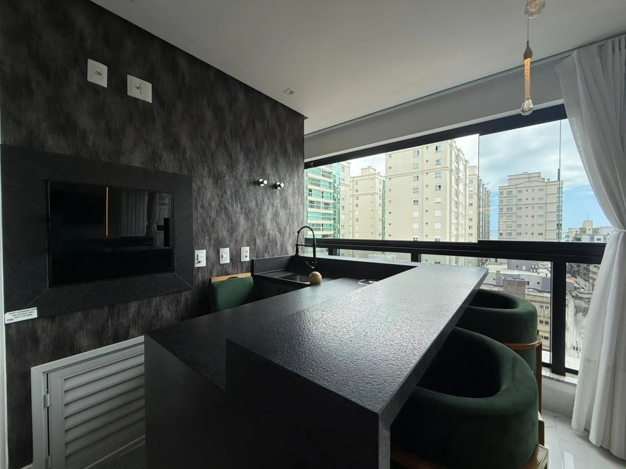 Imagem Apartamento com vista para o mar à venda com 180m2 por R$ 5.300.000,00