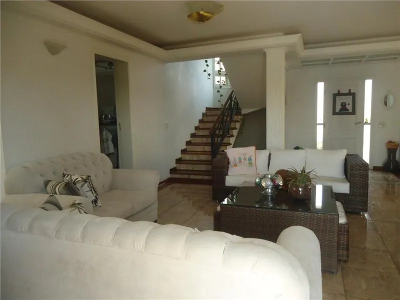 Imagem Imperdível oportunidade: Casa em condomínio de luxo na Colinas dos Álamos, Valinhos-SP - 3 quartos, 3 suítes, 540m².
