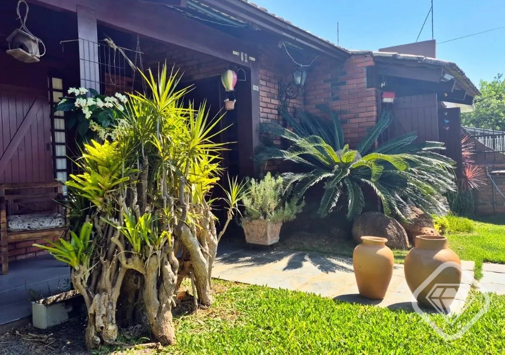 Foto do imóvel Casa em dois terrenos no bairro Guarujá, localizada em rua silenciosa, com excelente orientação s... em Jacipuia