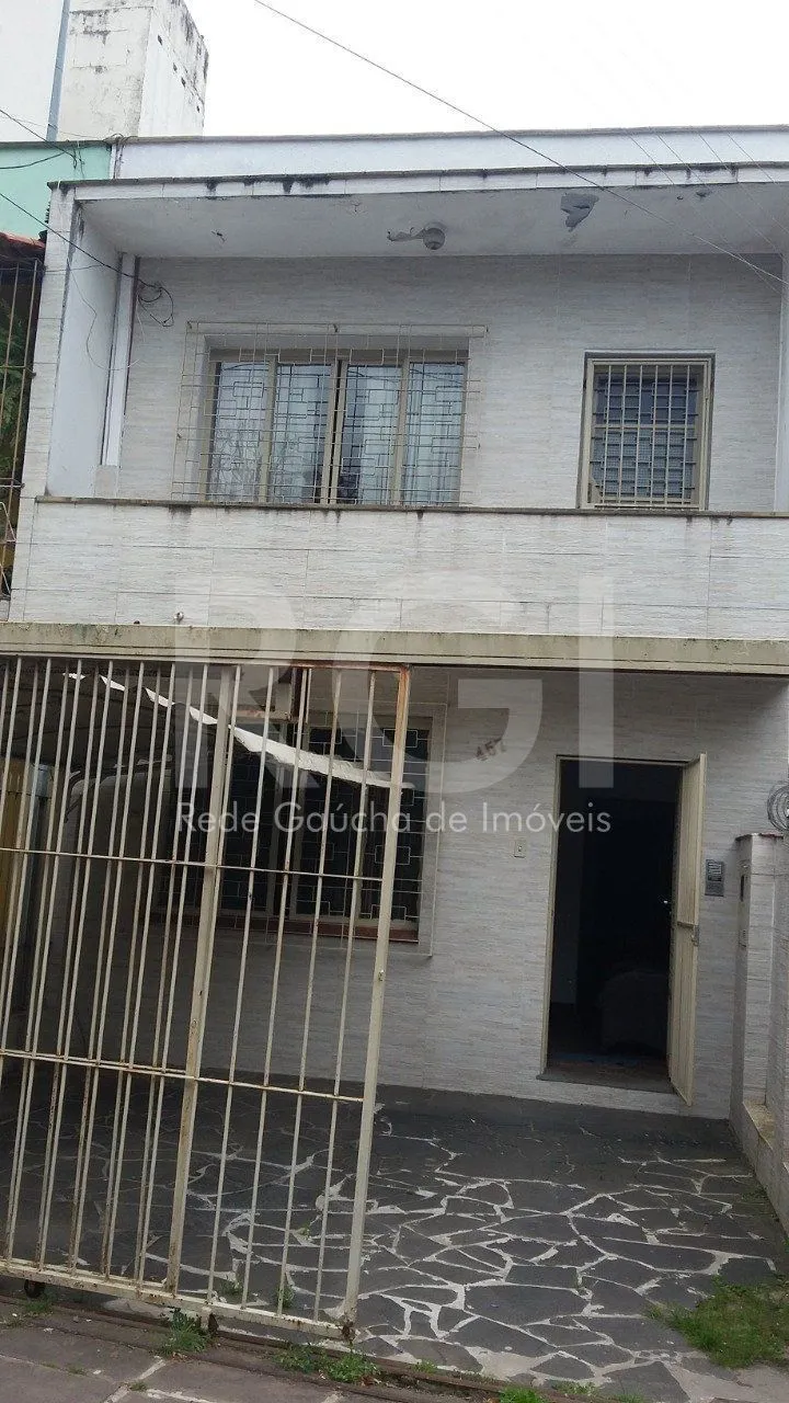 Imagem Casa com 4 quartos, 4 banheiros e amplo pátio no miolo do bairro Cidade Baixa!