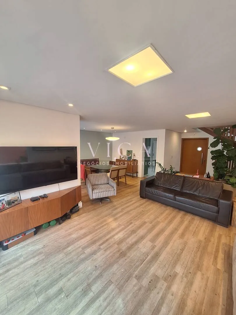Imagem Alphaville |360m² Casa com Piscina e 3 Suítes | Locação R$ 14.000,00