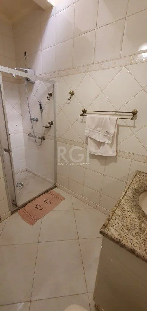 Imagem Casa para Venda 3 dormitórios, 2 vagas - Petrópolis