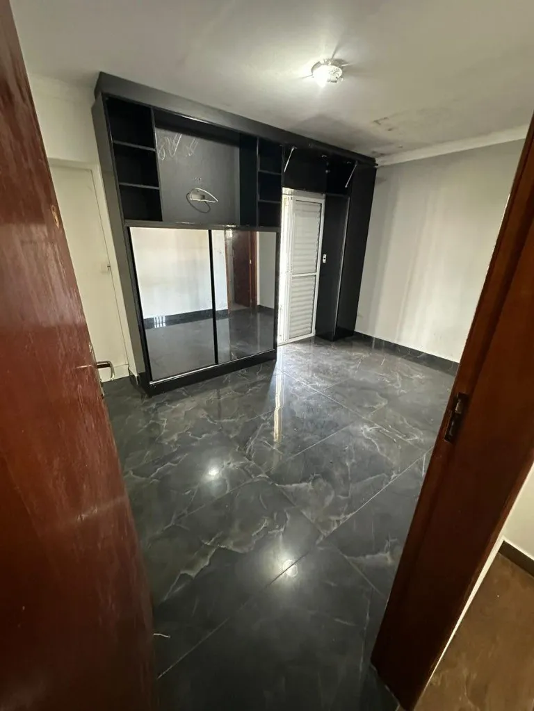 Imagem Sobrado de 3 quartos e 1 suíte na Vila Eldízia, Santo André-SP: 180m², 2 banheiros e 1 vaga de garagem!