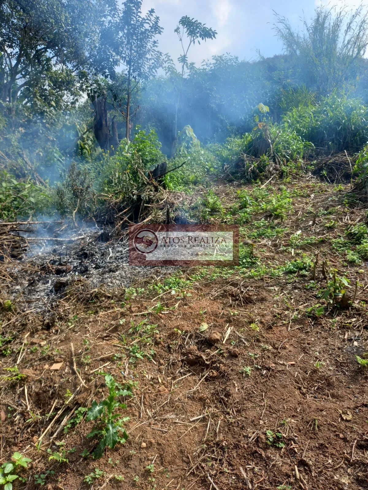 Imagem Terreno em Cidade Santa Julia - Itapecerica da Serra: venda e locação por R$ 350.000