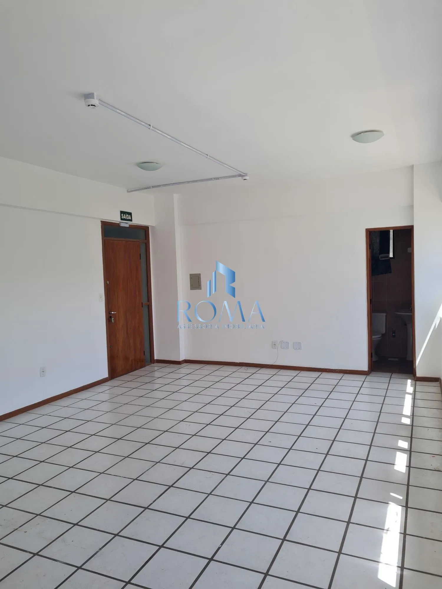 Imagem Sala Comercial - Centro Comercial Pinheiro Machado - em frente ao Caridade