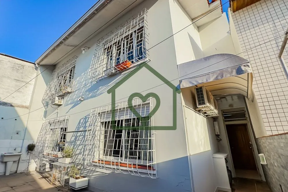 Imagem Descubra esta encantadora casa mobiliada à venda no Bairro Santa Maria Goretti, na Zona Norte de Po...
