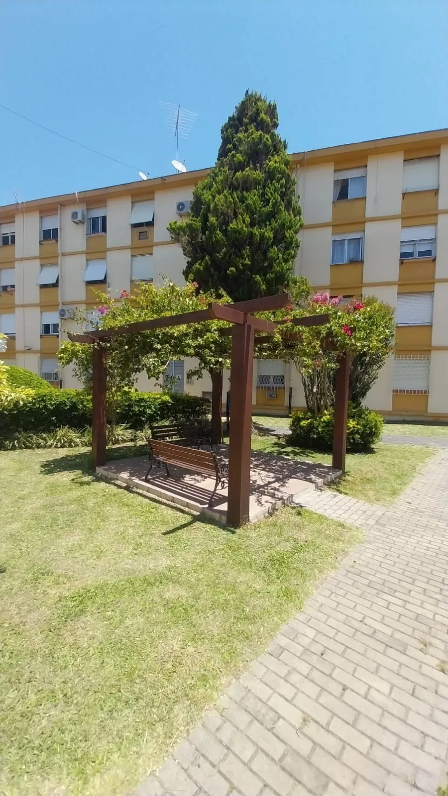 Imagem Apartamento térreo com 4 quartos e 1 vaga de garagem rotativa no Passo da Areia