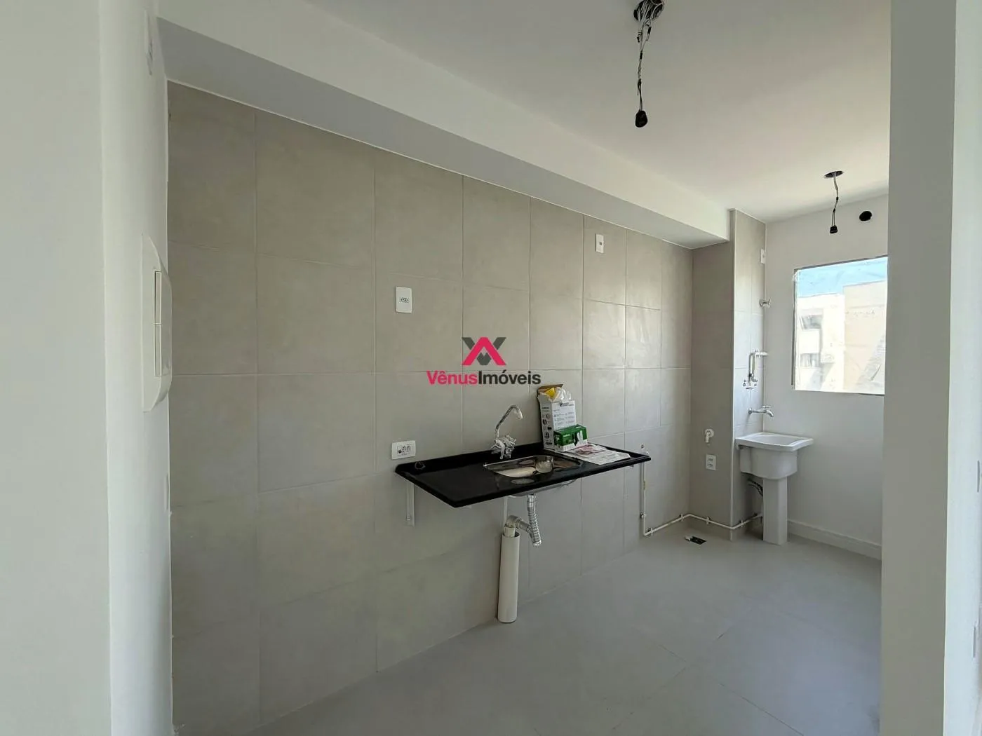 Imagem Apartamento para Venda em Rio de Janeiro, Jacarepaguá, 2 dormitórios, 1 suíte, 2 banheiros, 1 vaga