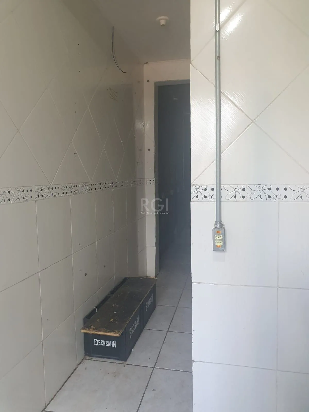 Imagem Casa para Venda - 242m², 3 dormitórios, 1 vaga - Cidade Baixa
