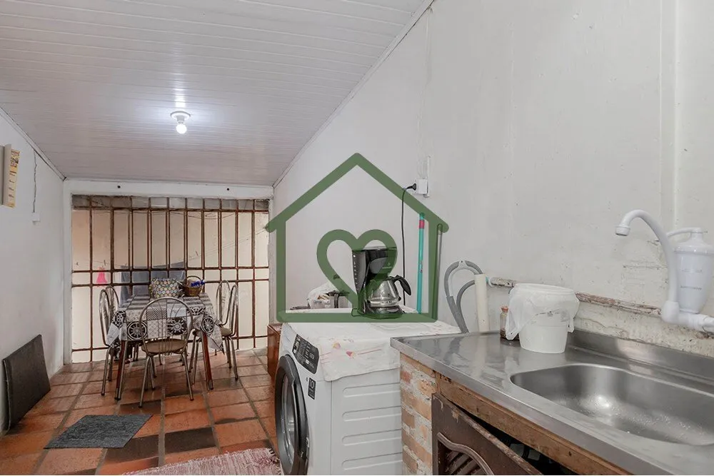 Imagem Descubra a sua próxima casa em Porto Alegre, localizada no encantador bairro de Santa Tereza. Esta ...