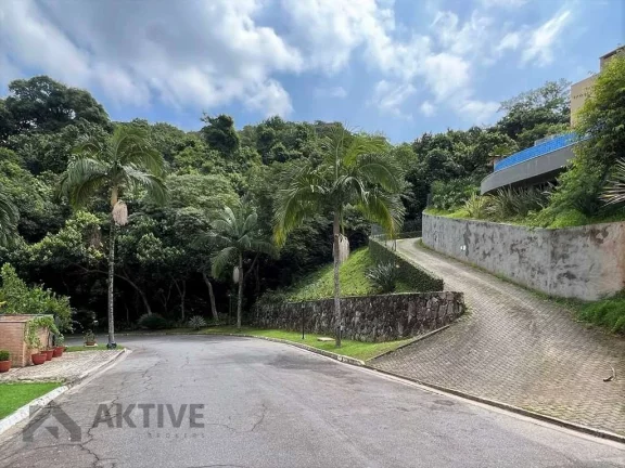 Imagem Casa de Condomínio em Pousada dos Bandeirantes - Carapicuíba