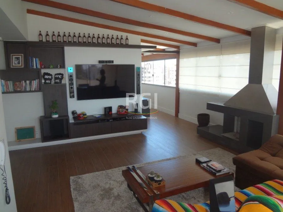 Imagem Cobertura para Venda - 267m², 3 dormitórios, sendo 1 suites, 2 vagas - Menino Deus