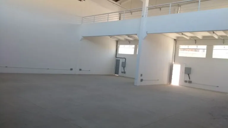 Galpão à Venda, 360 m² em Caiçara - Praia Grande