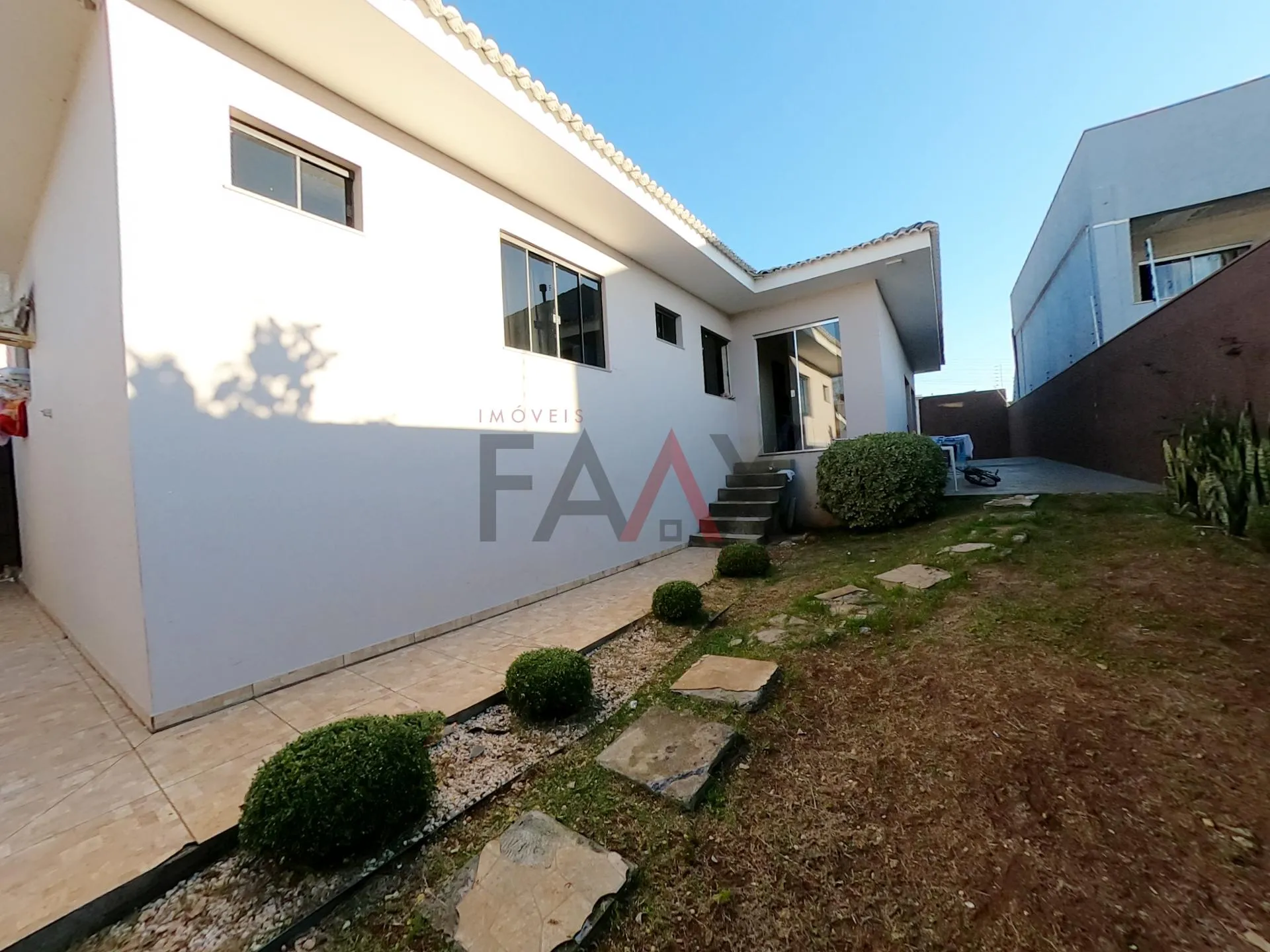 Imagem Casa à venda com amplo terreno, Bairro Alto da XV, GUARAPUAVA - PR