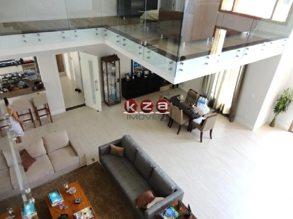 Imagem Casa de luxo em condomínio exclusivo: 3 suítes, 3 salas, 6 banheiros, 2 vagas na cidade de Valinhos-SP no Condomínio Portal do Lago.
