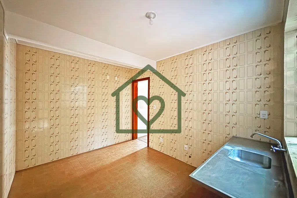 Imagem Apresentamos esta incrível casa desocupada, ideal tanto para fins residenciais quanto comerciais, s...