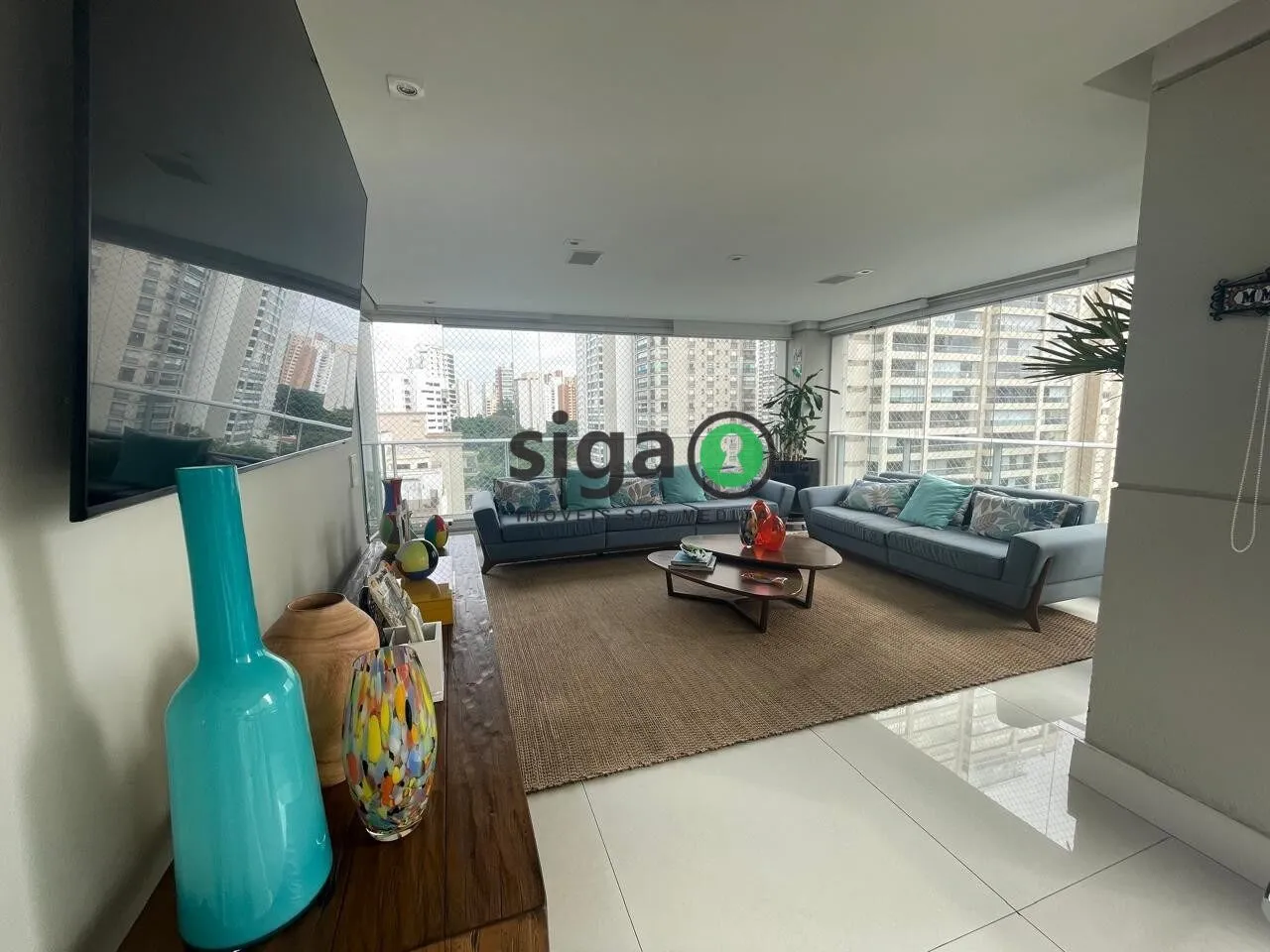 Foto do imóvel 370m² de Sofisticação com 4 Suítes, 5 Vagas e Vista Privilegiada no Campo Belo.