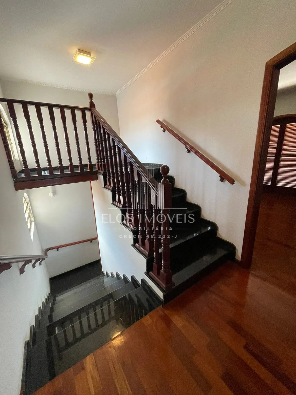 Imagem Sobrado de 4 quartos, 264m² no bairro Vila São Roque, em Limeira