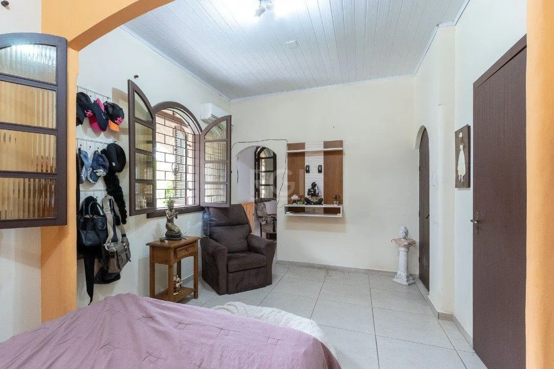 Imagem Casa para Venda - 380m², 3 dormitórios, sendo 1 suites, 3 vagas - Tristeza