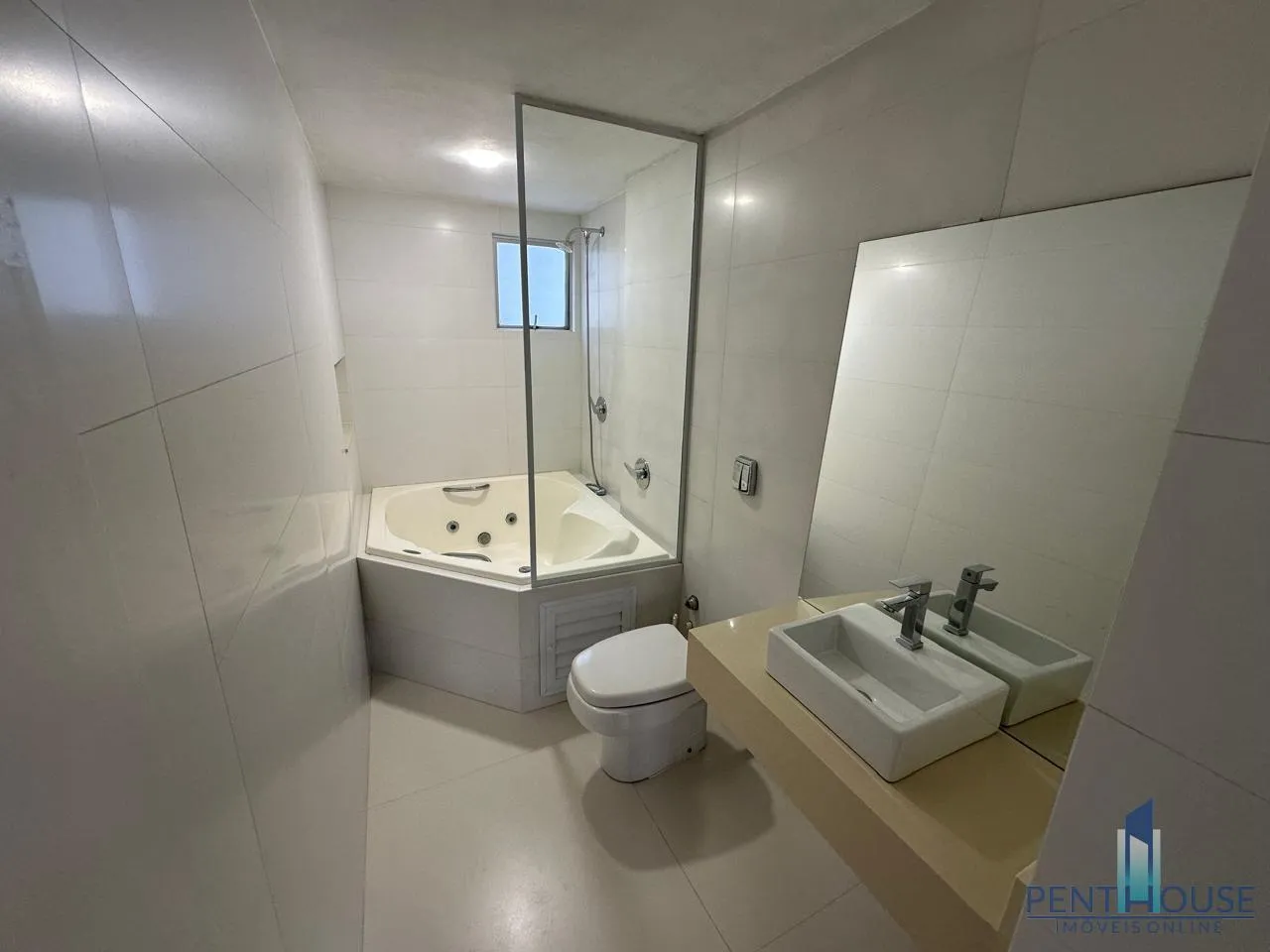 Imagem Apartamento Quadra Mar para Venda em Balneário Camboriú, PIONEIROS, 3 dormitórios, 1 suíte, 3 banheiros, 1 vaga