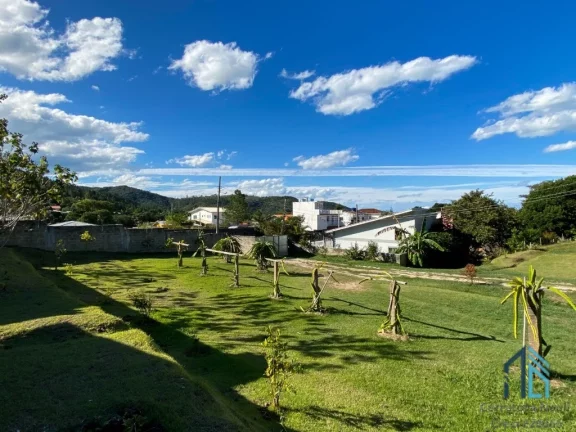 Imagem Sítio Lindo, com uma bela cachoeira, com cabanas e casa, em Governador Celso Ramos - SC
