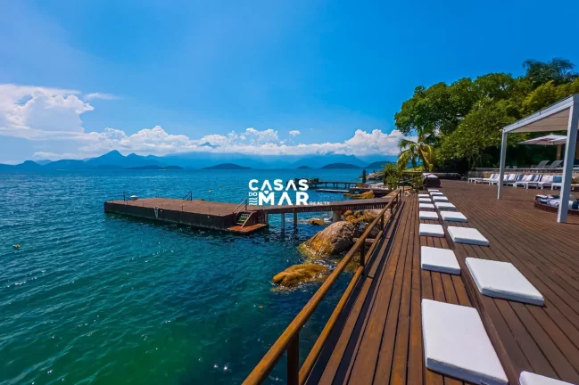 Imagem Casa Luxuosa Frente Mar em Tanguá, Angra dos Reis-RJ: 6 suítes, praia particular e deck para embarcações.
