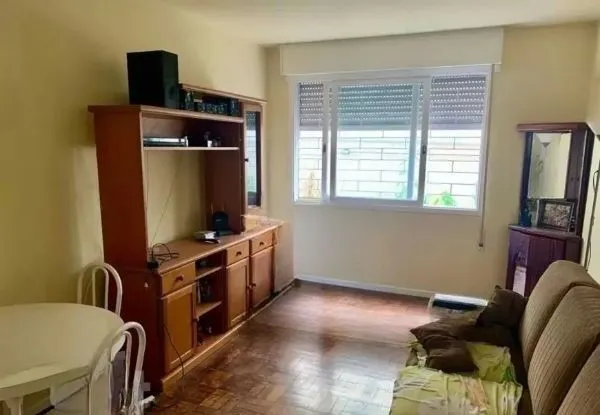 Imagem Apartamento no Petrópolis de 2 dormitórios e 2 vagas DESOCUPADO
