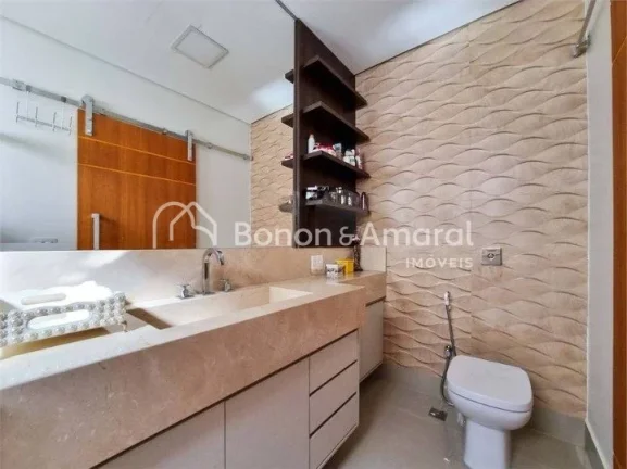 Imagem Excelente casa com 251m² de construção. Possui 4 vagas na garagem, Ao entrar nesta casa dos sonho...