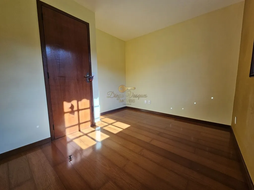 Imagem Casa em Condomínio para Venda em Teresópolis / RJ no bairro Parque do Imbui