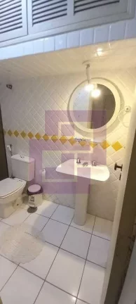 Imagem Amplo apartamento em Pitangueiras!!!