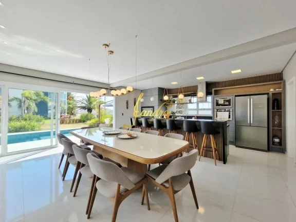 Imagem Casa térrea no Enseada com piscina aquecida e 4 suítes